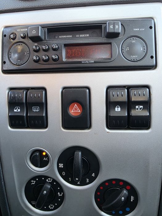 Vand Dacia Logan 1.4l(2005)- 167.500 km