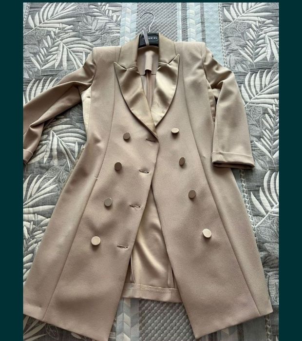 Продам тренч в восточном стиле