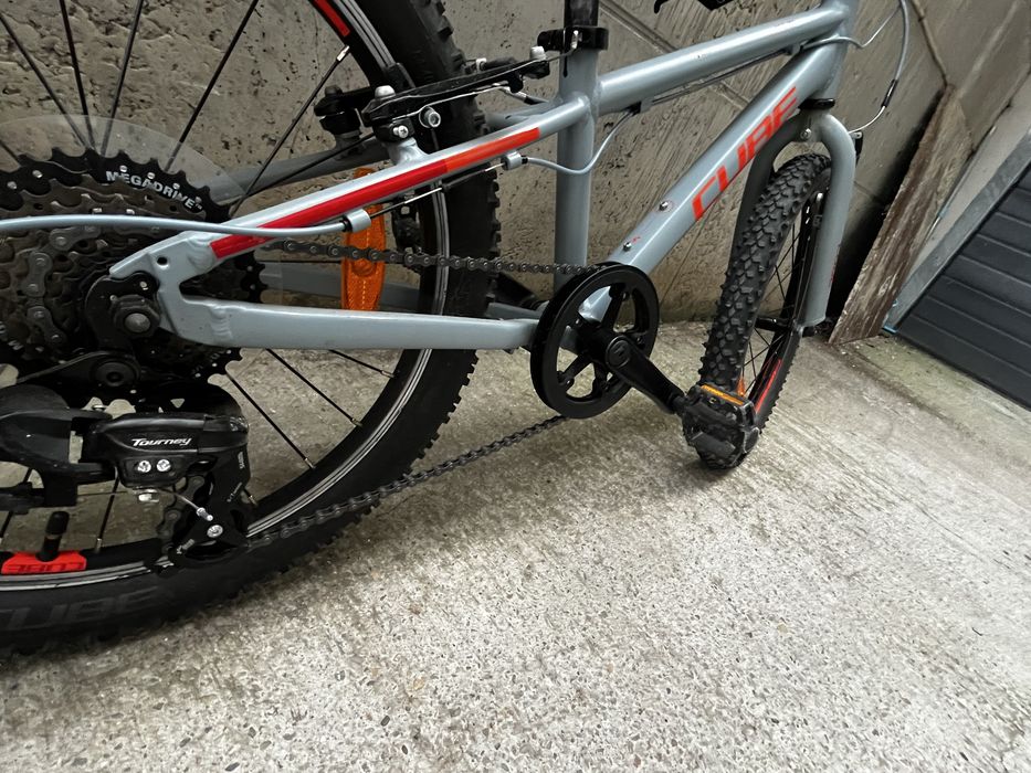 Bicicleta Cube acid 200