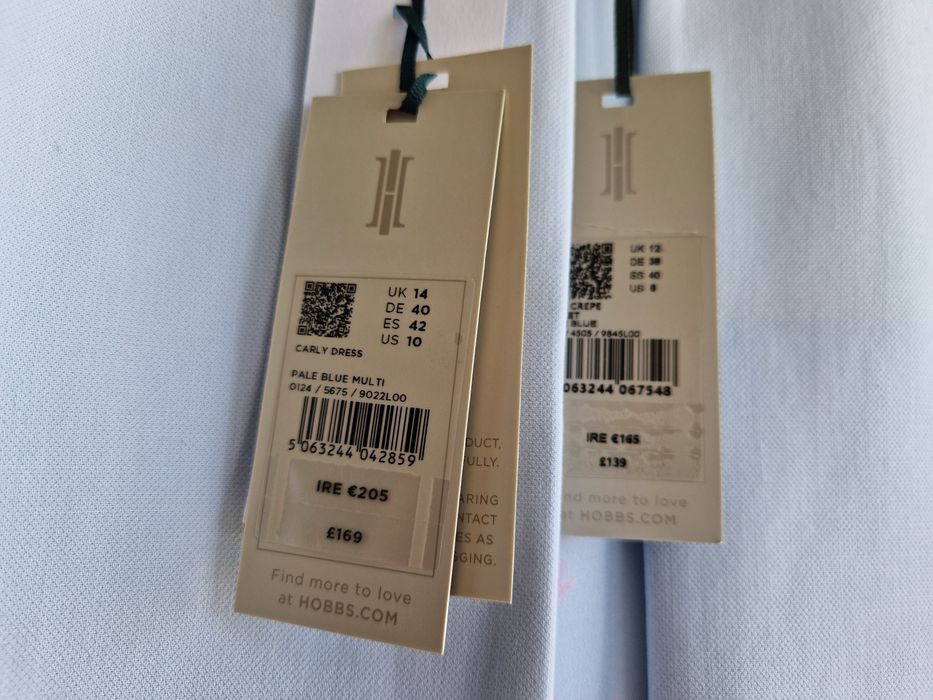 Vând rochițe Hobbs