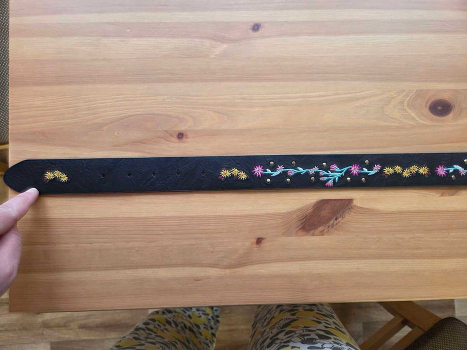 Колан  нов Desigual