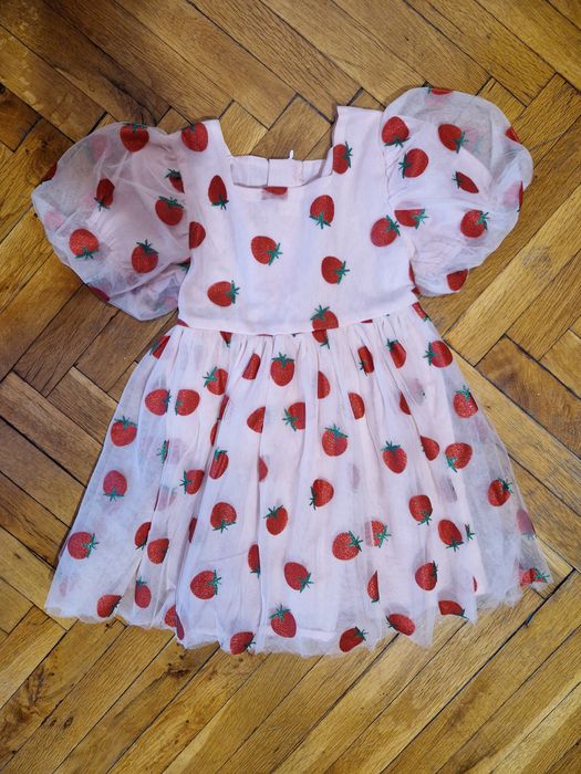 красива ягодова рокля, размер 3-4 години