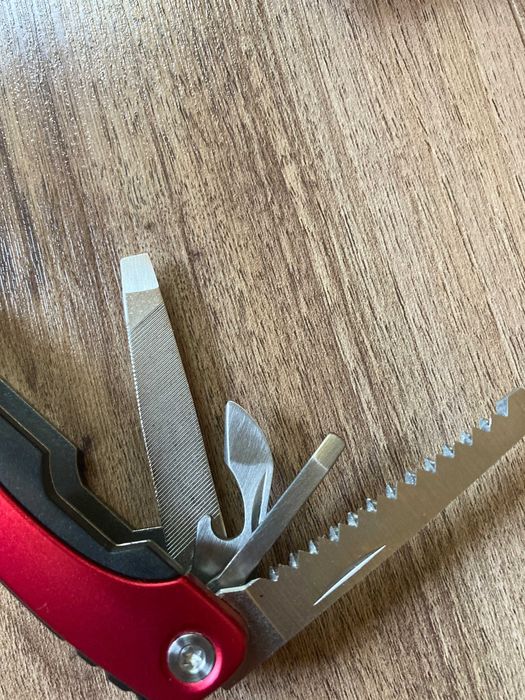 IMPECABIL - briceag multifuntional