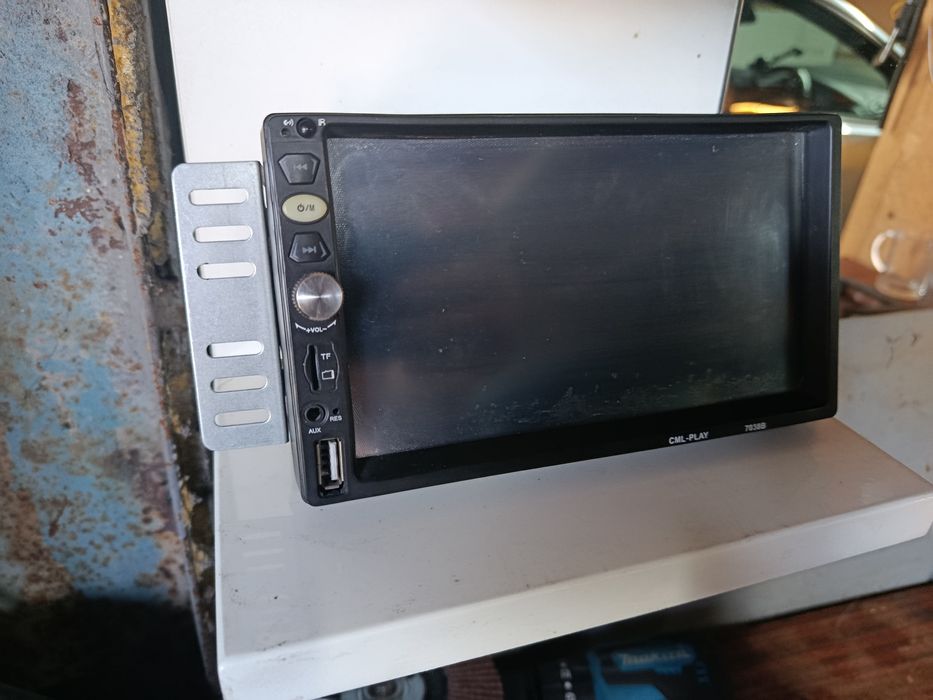 Продам Б/У Магнитолу