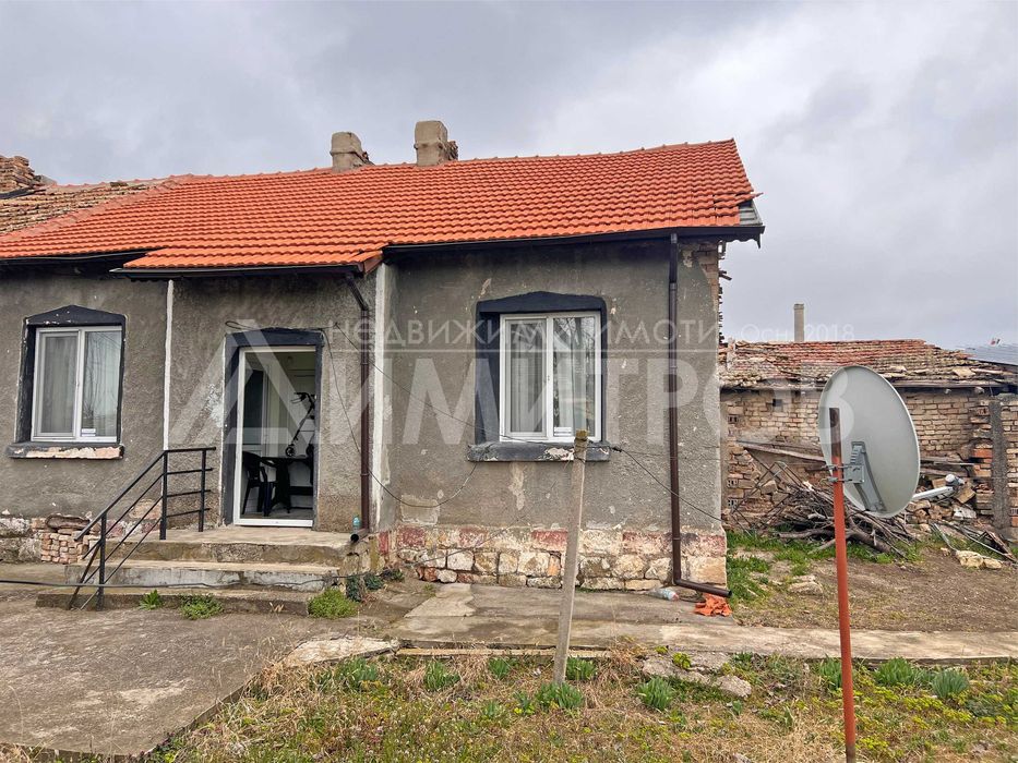 Продава се Къща в Нови пазар - 55 кв.м за 418 €/кв.м - Снимка #2