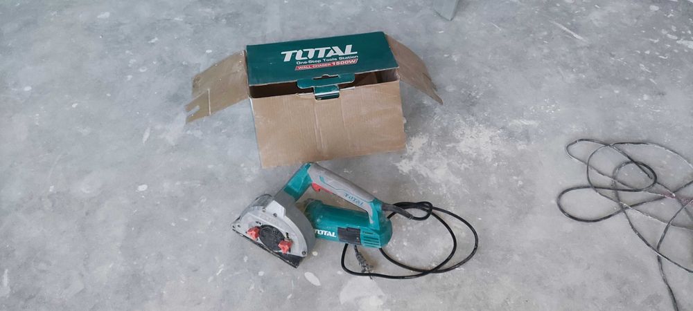 Продам штроборез TOTAL