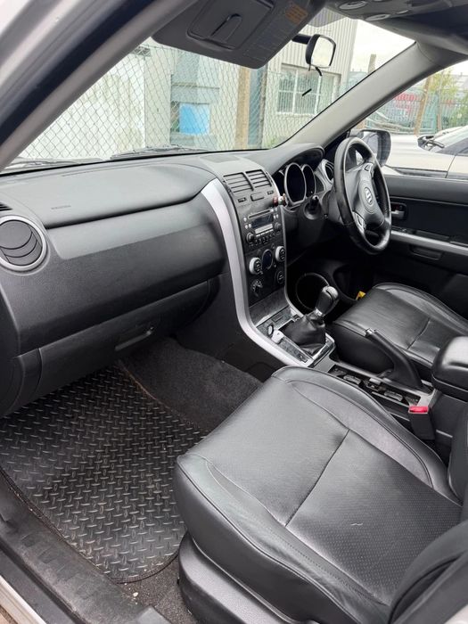 Suzuki grand vitara 2.4i 2012 на части