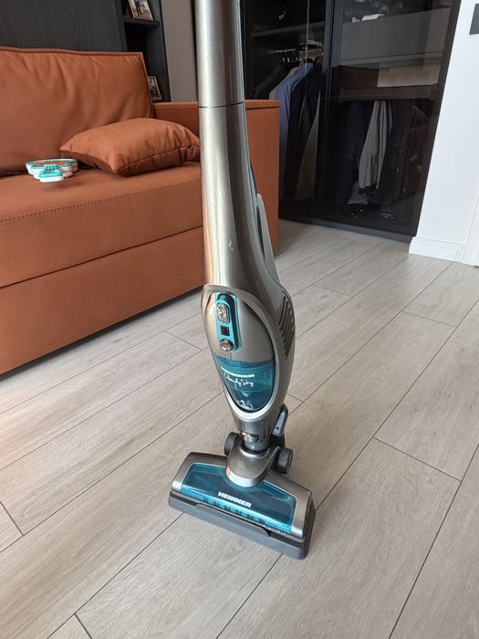 Aspirator vertical 2 în 1 Heinner Cloudy Sky – stare bună