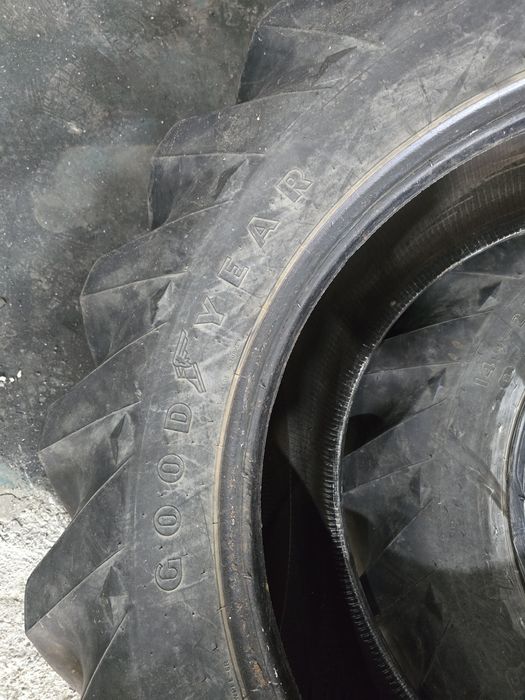 2x Anvelope 14.9 - 28 GOODYEAR DE TRACTOR Stare excelentă