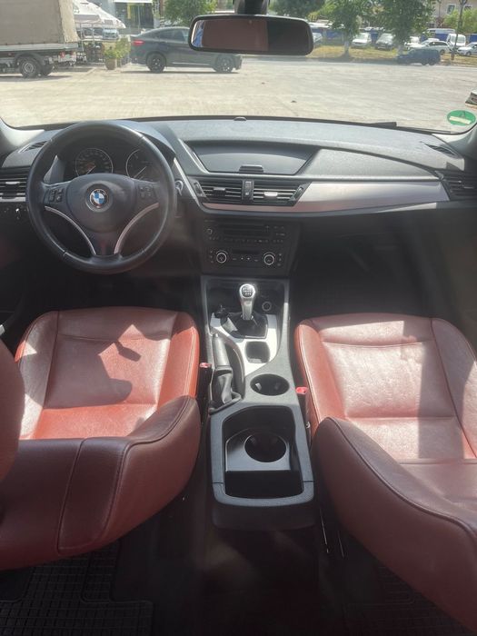 BMW X1 BMW X1 An: 2010 Motor: 2.0 diesel