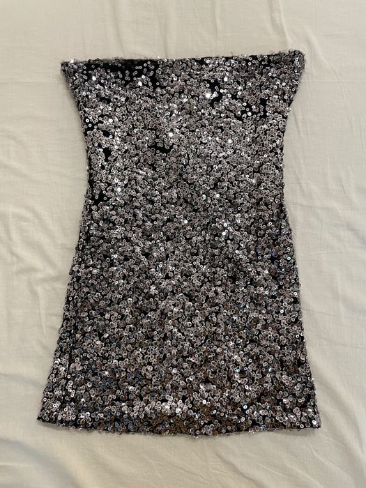 Пайетена къса рокля -костюм !