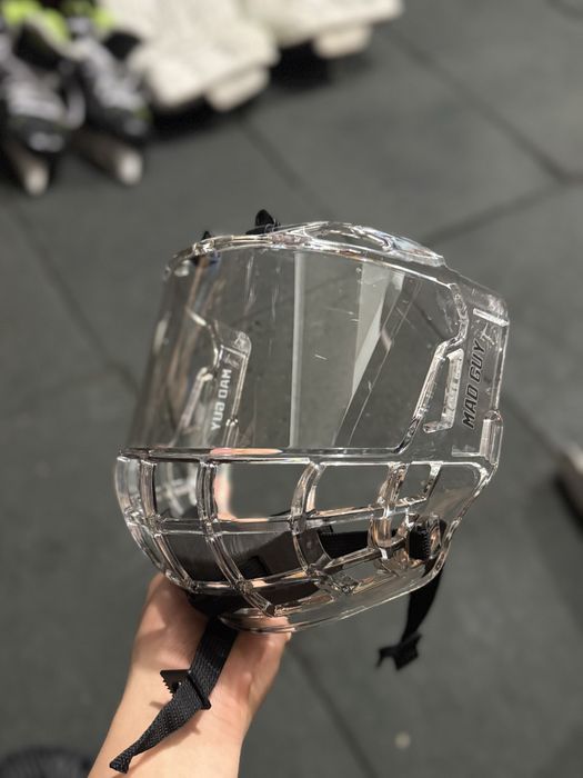 продам хоккейный комбовизер