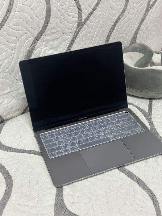 MacBook Air M1 8/256