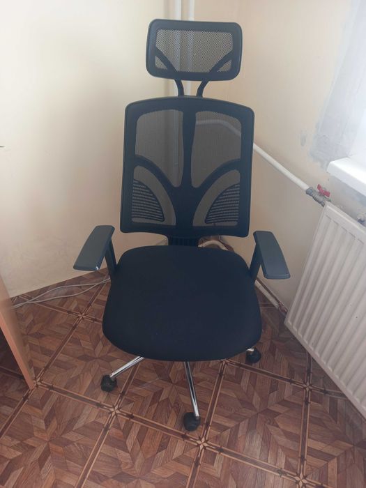 Офис стол с колелца