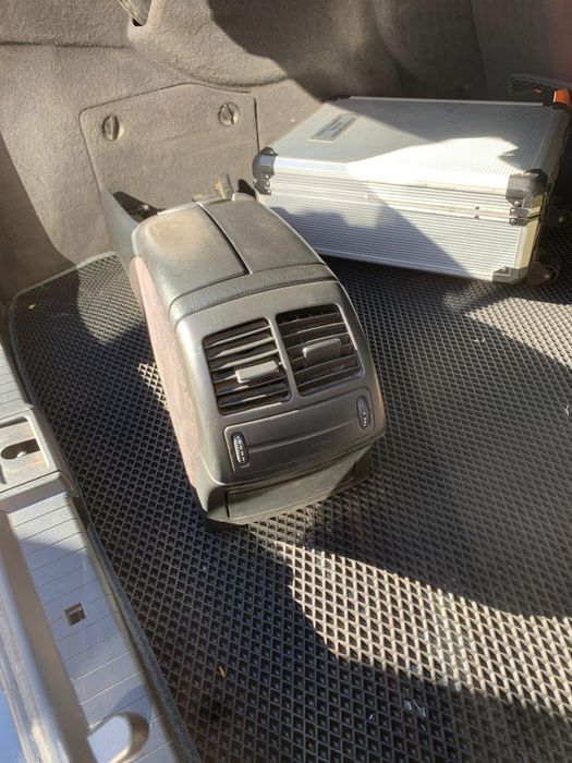 Подлокотник mercedes w211