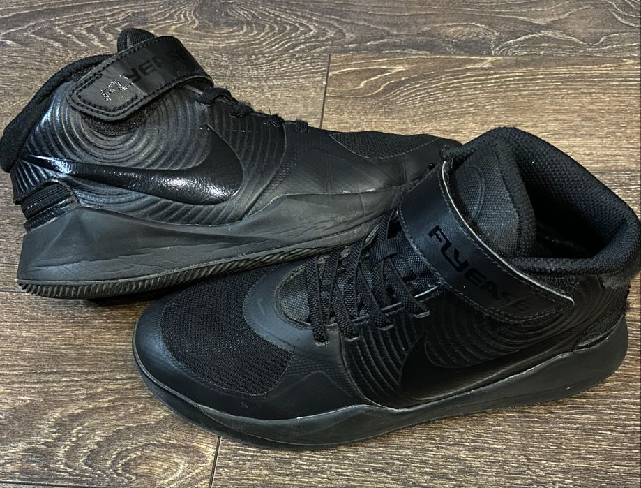 Маратонки Adidas & Nike