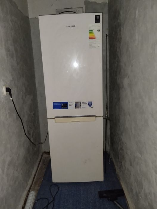 Продается Холодильник