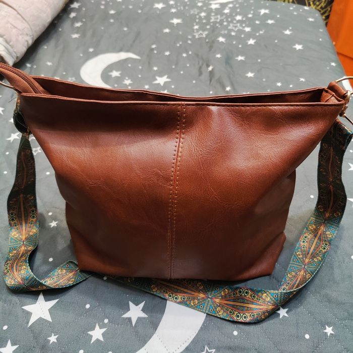 Продам сумку коричневую