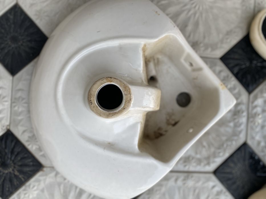 Умывальник новый