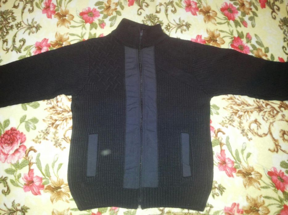 Кофта для мальчика 2-4 класс новая