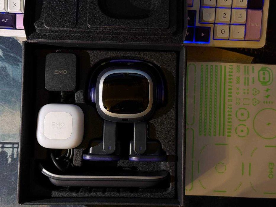 Умный робот EMO Robot AI