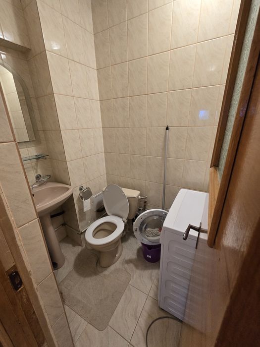 Persoana fizica. Inchiriez apartament 3 camere Nicolina prima statie din P. ROS - Vedere 6
