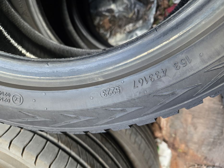 2бр. 225 45 17 Nokian всесезонни.