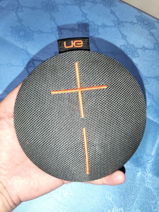 Jbl Charge 4 , Flip 6 , UE Roll