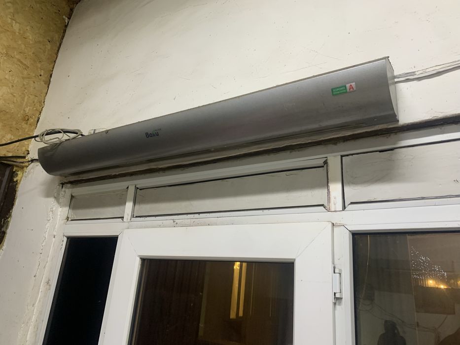 продаю тепловую завесу б/у