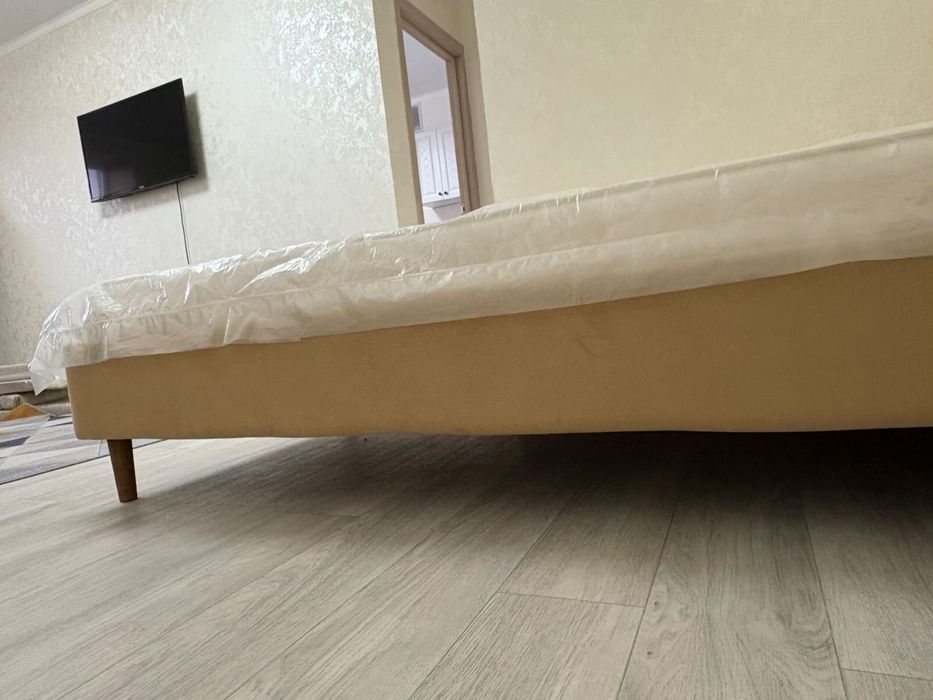 Продам кровать новую