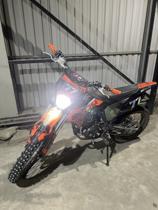 Продам мотоцикл Zuumav 300