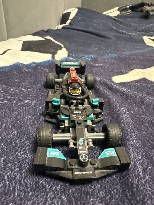 Продам Lego Формула-1