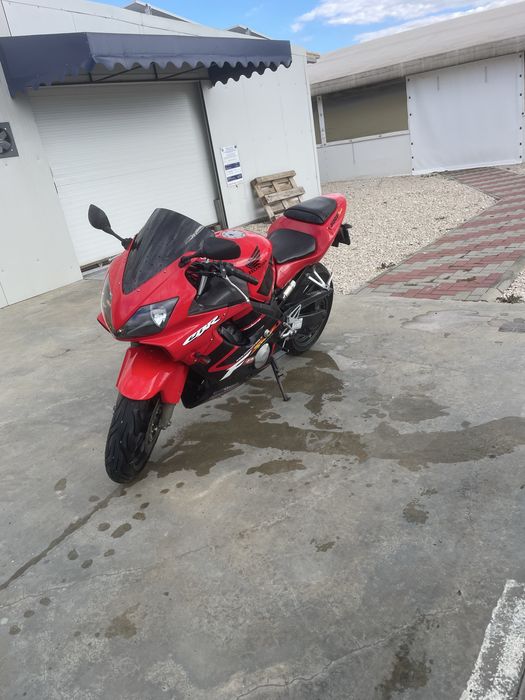 Vand Honda CBR F4i