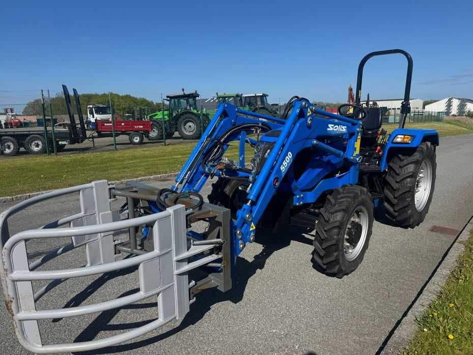 Tractor New Holland Solis RX 50 NOU cu Incarcator Frontal Cupa Cleste si Furci 4x4 John Deere Claas Case Same Deutz Fiat 70 90 Fiat 80 90 Fiat 640