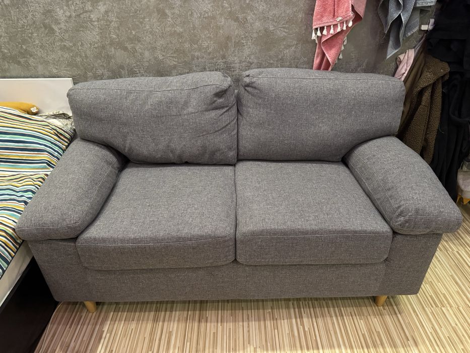 Двуместен диван от Jysk