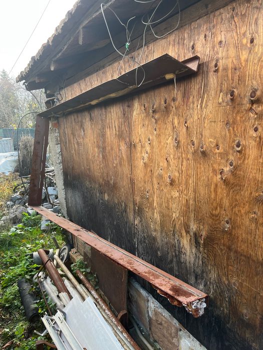 Метална правена врата