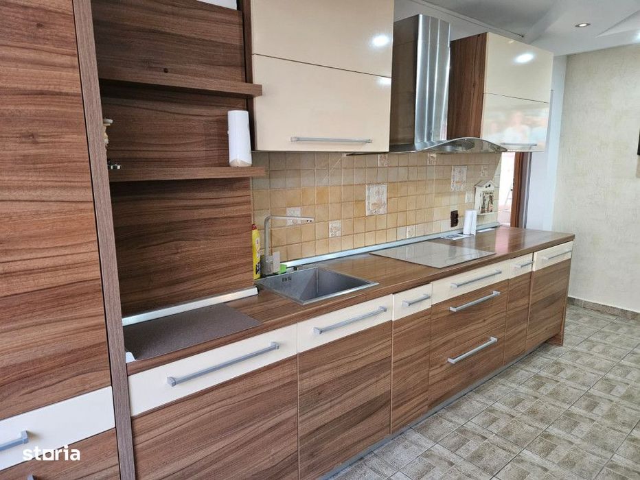 Apartament 3 camere Vasile Aaron
