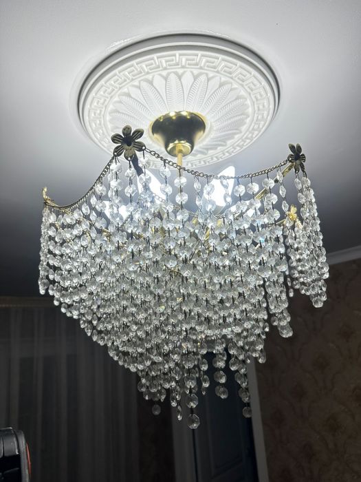 Люстра для зала