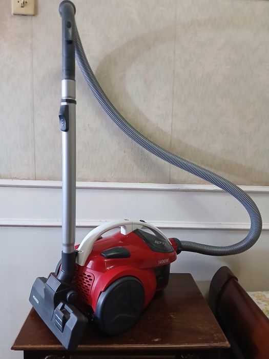 Пылесос Hoover TSBE1401