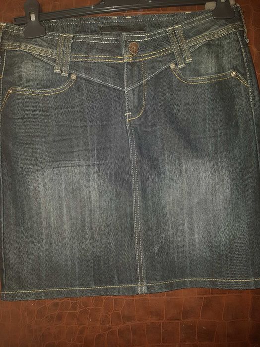 Дамски дънкови поли , едната  Kensol. По 25 лв.