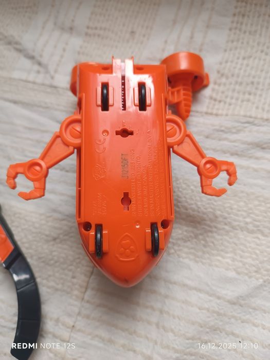 Figurina și barca Zuma Patrula Catelusilor