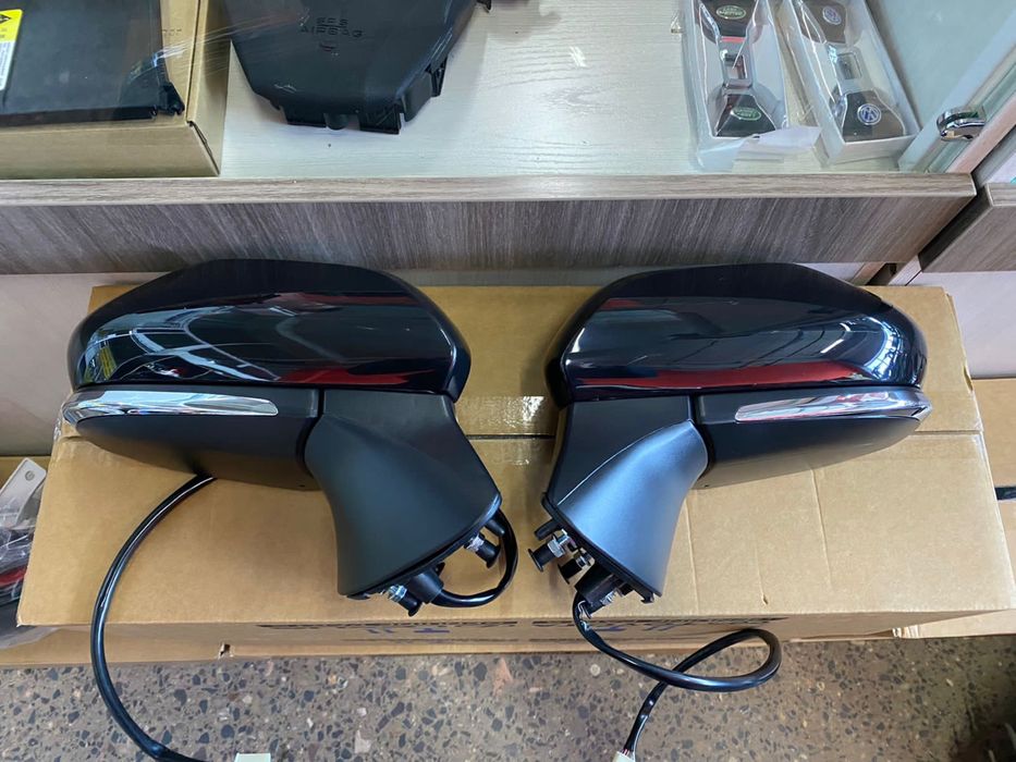 Зеркала для Toyota Camry 70