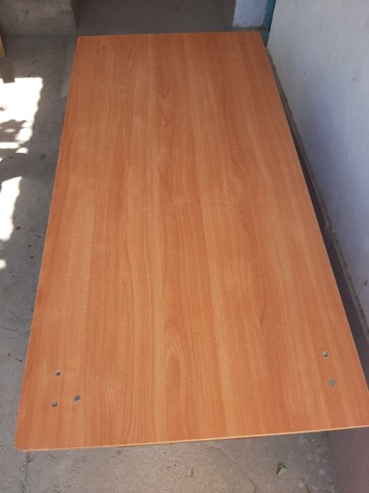 Стол для общего пользования