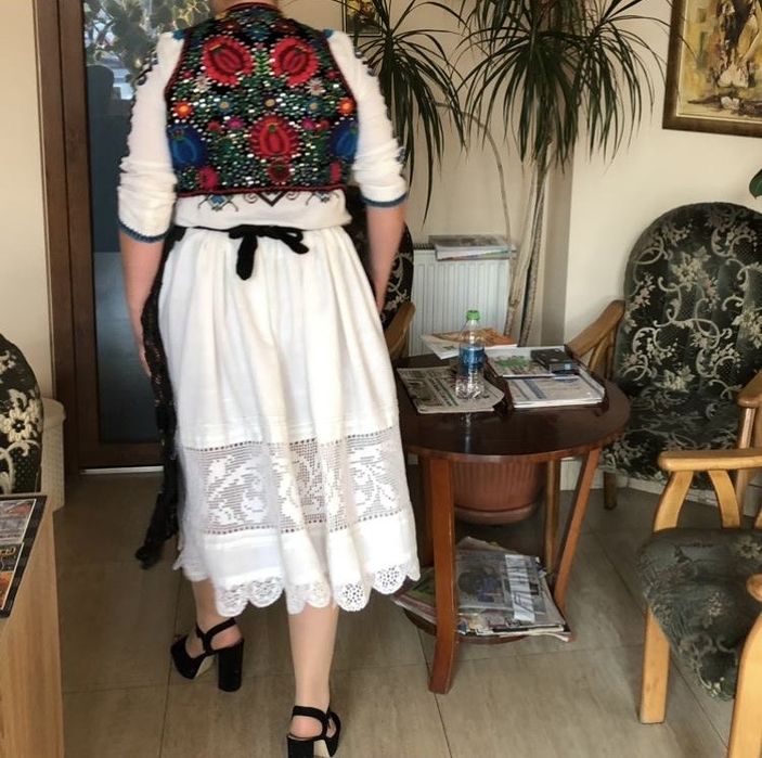 Costum traditional din zona Bihorului
