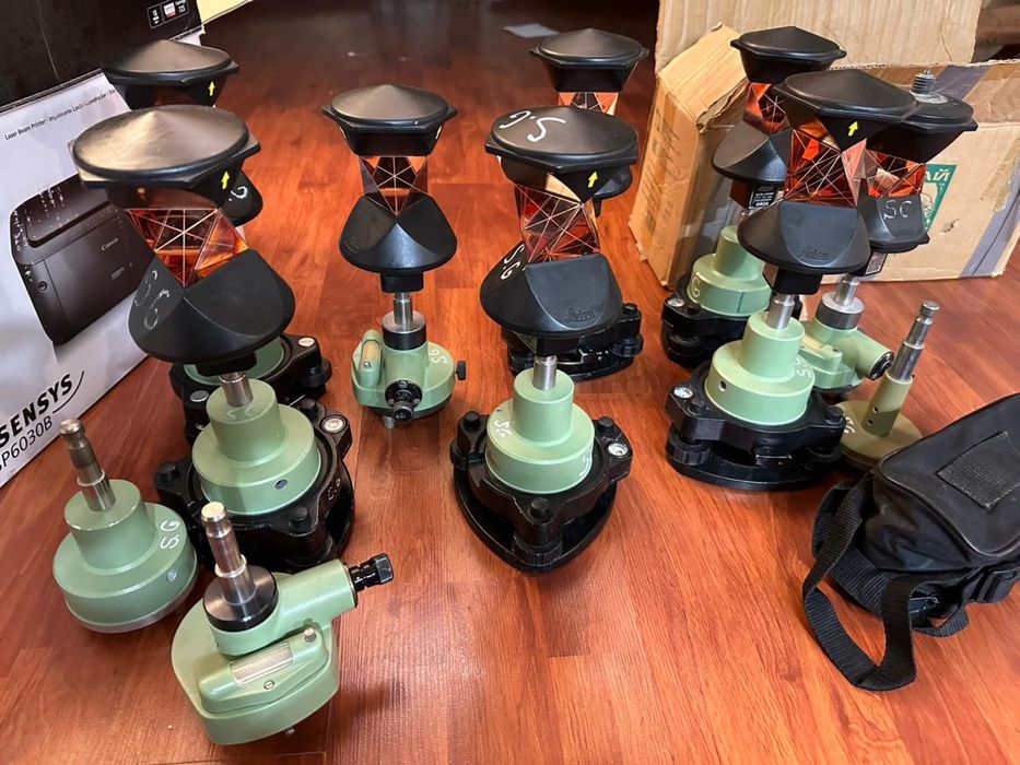 Продам геодезические аксессуары.