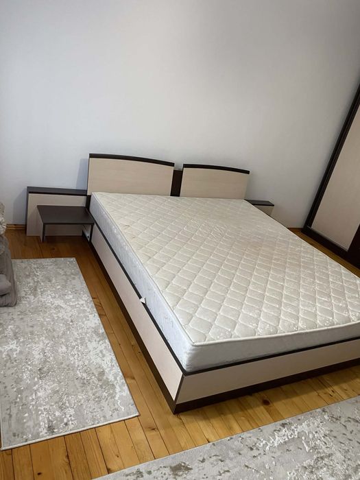 Спалня с нощни шкафчета