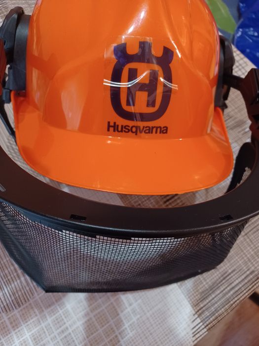 Оригинална каска на Husqvarna. Чисто нова