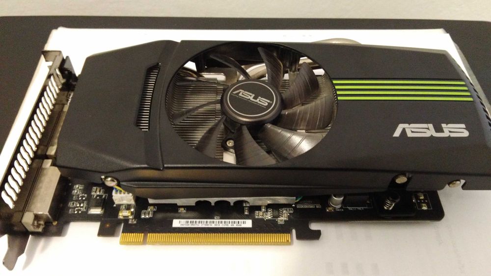 Placa video ASUS GeForce GTX 460, de colectie