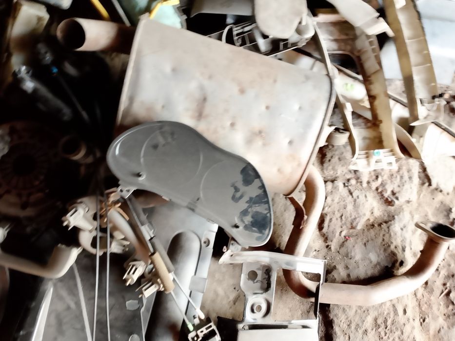 Продам запчасти таета авенсис