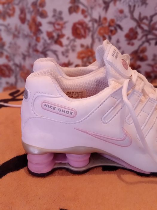 Vând sau schimb Nike Shox